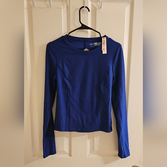 Victoria Secret Active Top - Picture 2 of 2